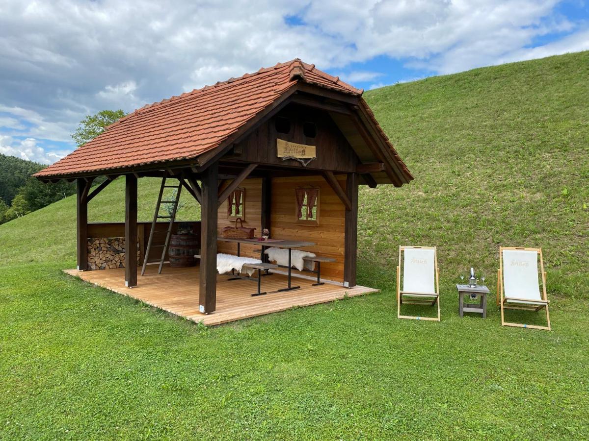 Wooden Hut At Tourist Farm Artisek Villa Store Buitenkant foto