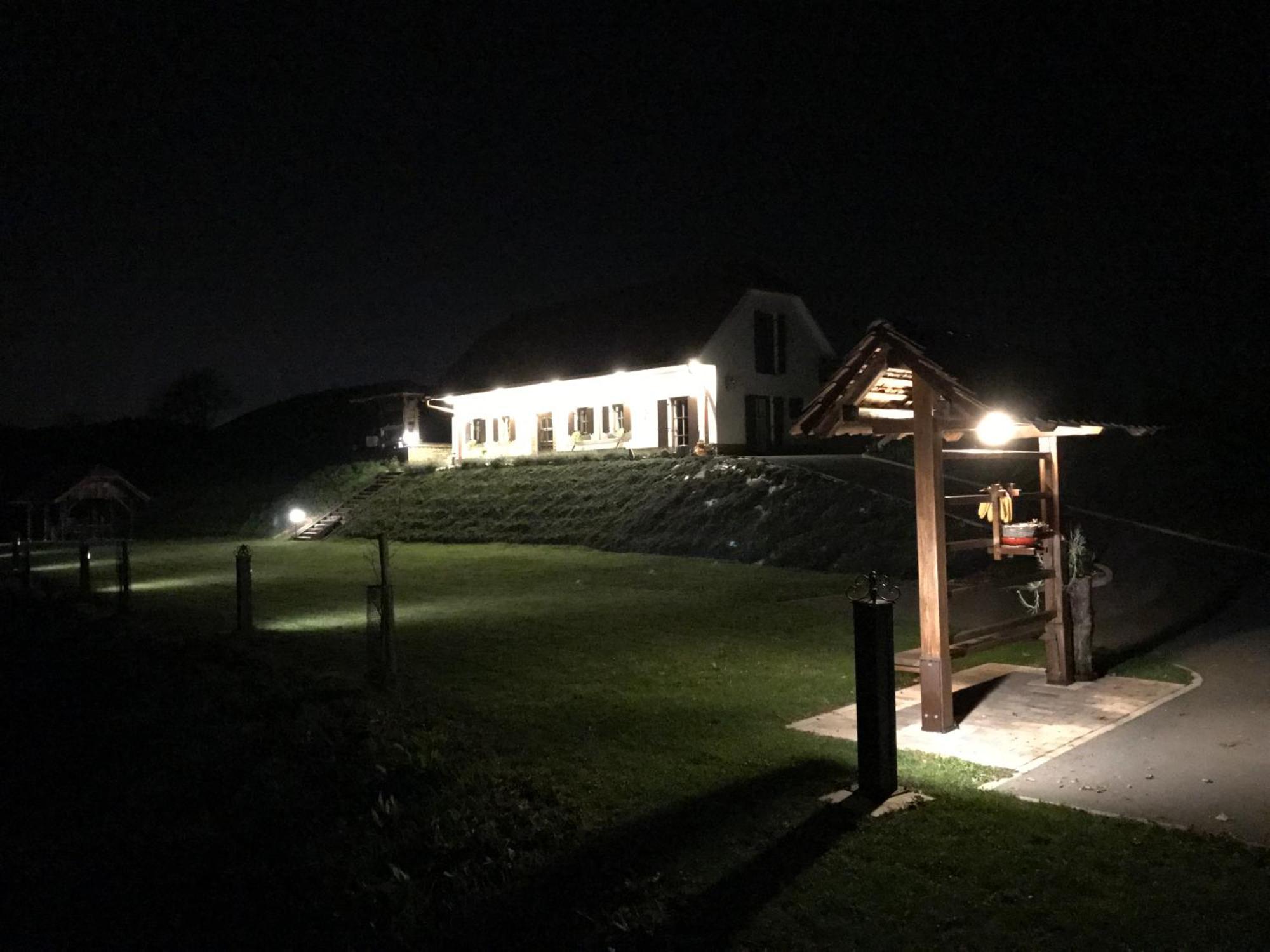 Wooden Hut At Tourist Farm Artisek Villa Store Buitenkant foto